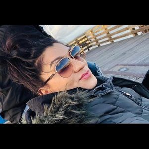 Meet your Posher, Marbeth